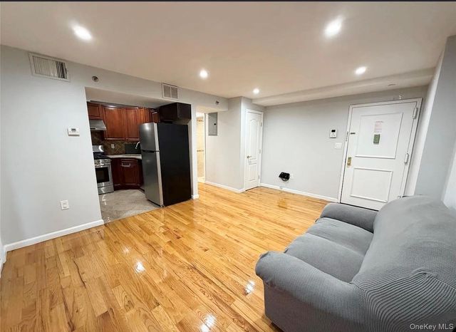 170-12 Highland Avenue 304, Jamaica Estates, NY 11432