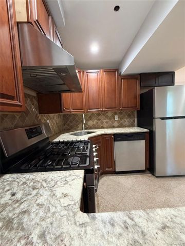 170-12 Highland Avenue 304, Jamaica Estates, NY 11432
