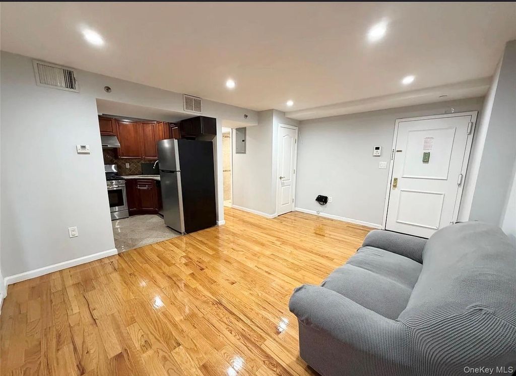 170-12 Highland Avenue 304, Jamaica Estates, NY 11432 — photo 4