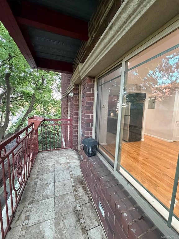 170-12 Highland Avenue 304, Jamaica Estates, NY 11432 — photo 5
