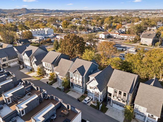 426 Becanni Ln, Nashville, TN 37209