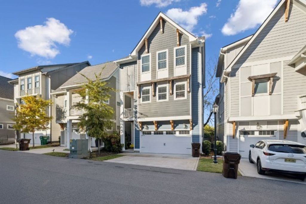 426 Becanni Ln, Nashville, TN 37209