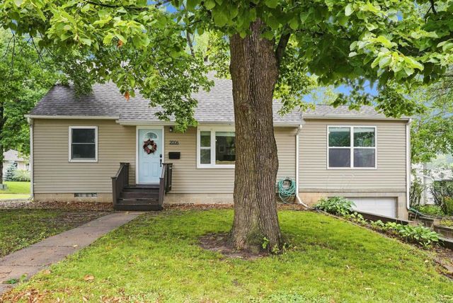 2006 Ashland Avenue, Cedar Falls, IA 50613
