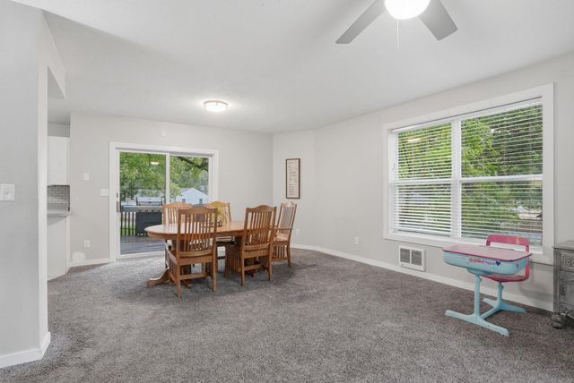 2006 Ashland Avenue, Cedar Falls, IA 50613