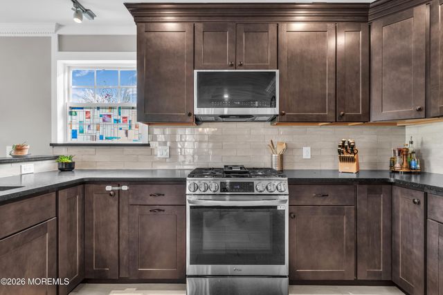 15 Bond Street, Freehold, NJ 07728