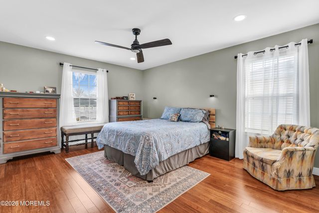 15 Bond Street, Freehold, NJ 07728