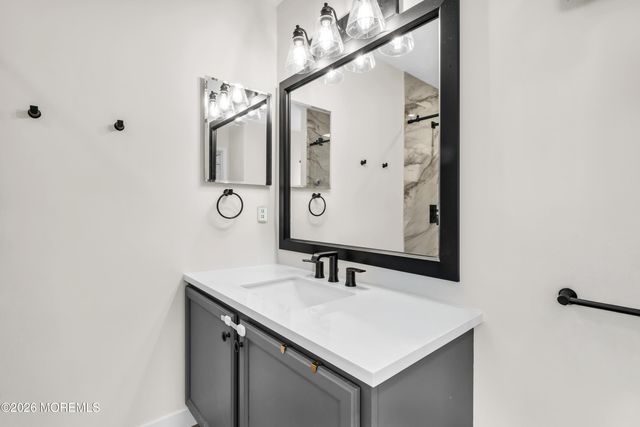 15 Bond Street, Freehold, NJ 07728