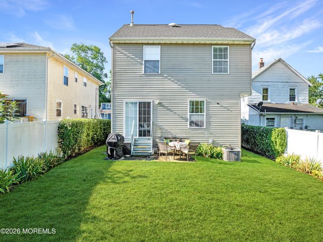 15 Bond Street, Freehold, NJ 07728