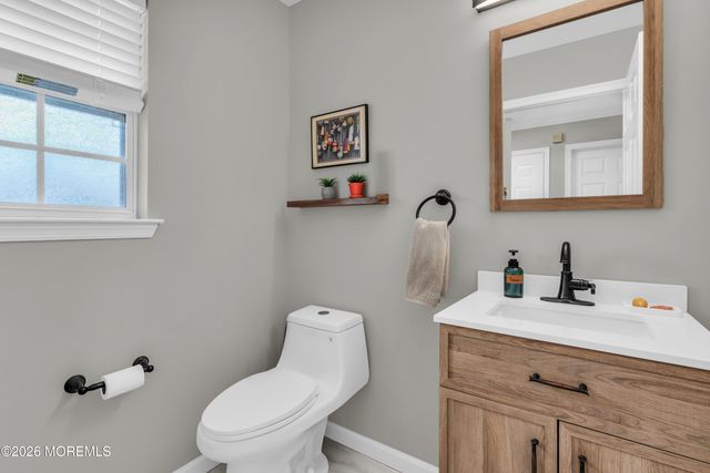 15 Bond Street, Freehold, NJ 07728