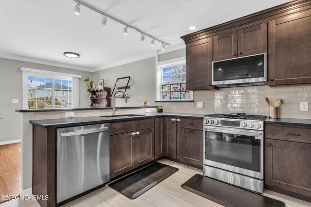 15 Bond Street, Freehold, NJ 07728