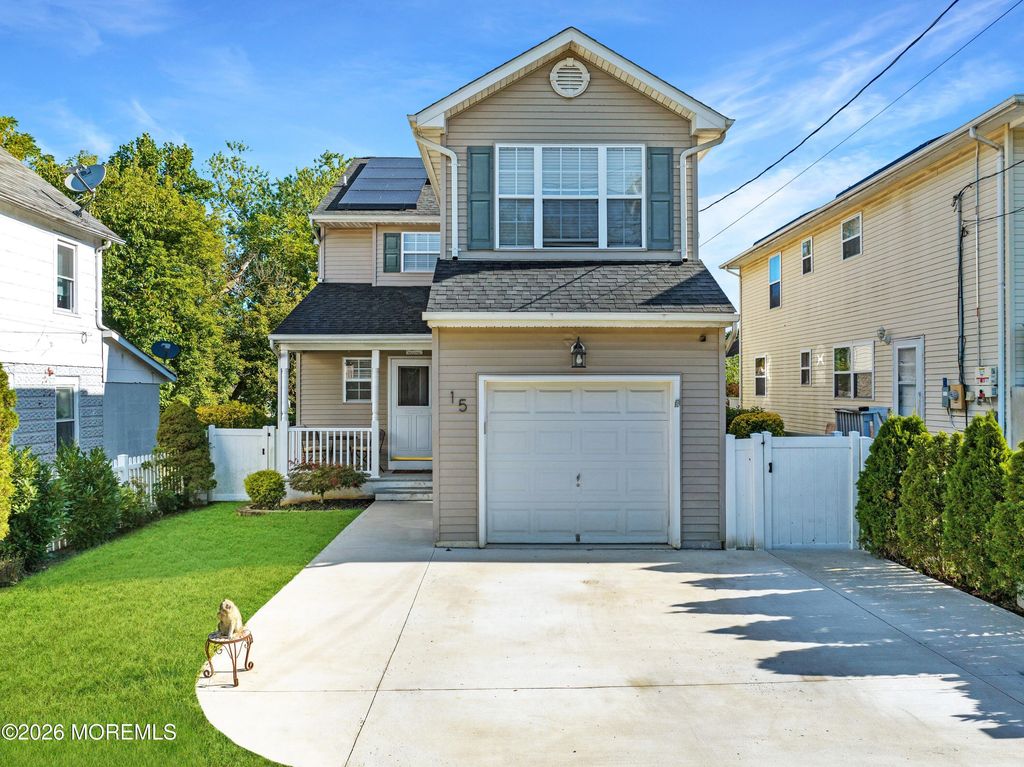 15 Bond Street, Freehold, NJ 07728