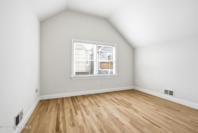 21 New Street, Sea Bright, NJ 07760