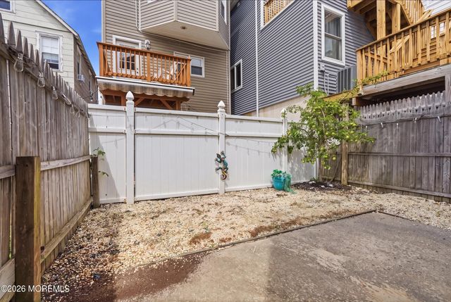 21 New Street, Sea Bright, NJ 07760