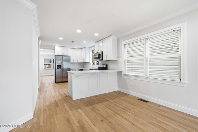 21 New Street, Sea Bright, NJ 07760