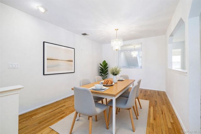 22 Ridgewood Drive, Wantagh, NY 11793