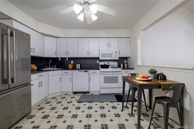 22 Ridgewood Drive, Wantagh, NY 11793