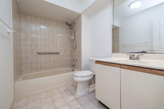 22 Ridgewood Drive, Wantagh, NY 11793