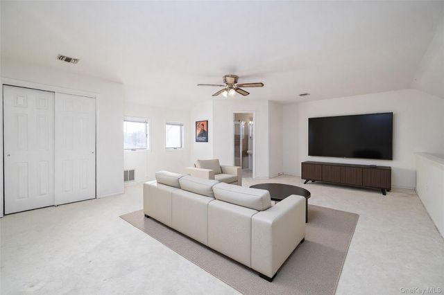 22 Ridgewood Drive, Wantagh, NY 11793