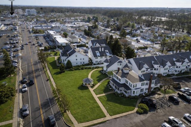 22 Ridgewood Drive, Wantagh, NY 11793