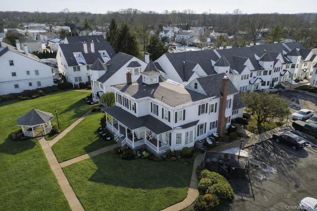 22 Ridgewood Drive, Wantagh, NY 11793