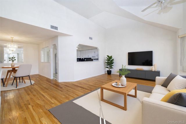 22 Ridgewood Drive, Wantagh, NY 11793