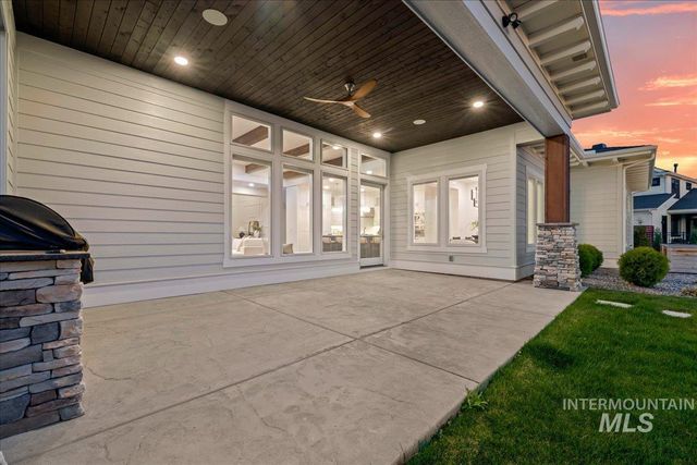 2379 S Mallard Wing Way, Eagle, ID 83616