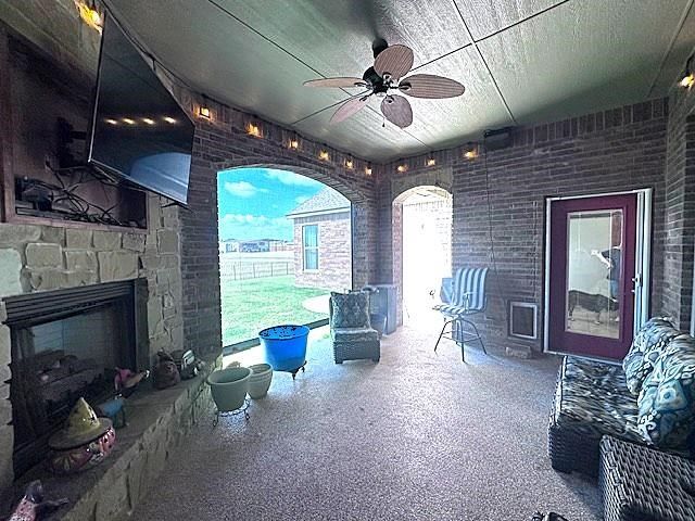 9683 NW Madische Rd, Elgin, OK 73538