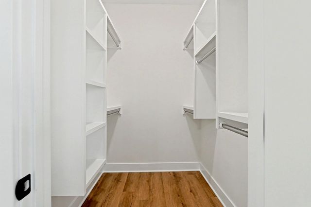 3755 S Bluelake Ct, Wichita, KS 67215