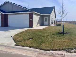 3755 S Bluelake Ct, Wichita, KS 67215