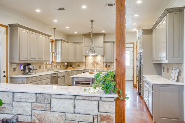 2608 Turkey Creek Road, Mineral Wells, TX 76067