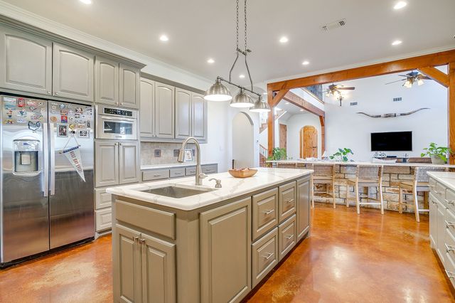 2608 Turkey Creek Road, Mineral Wells, TX 76067