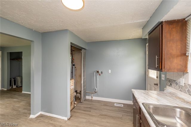 211 Brace Avenue, Elyria, OH 44035