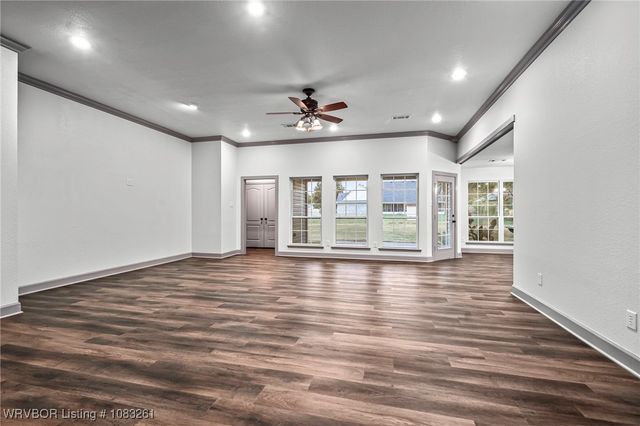 2001 Joyce Drive, Lavaca, AR 72941