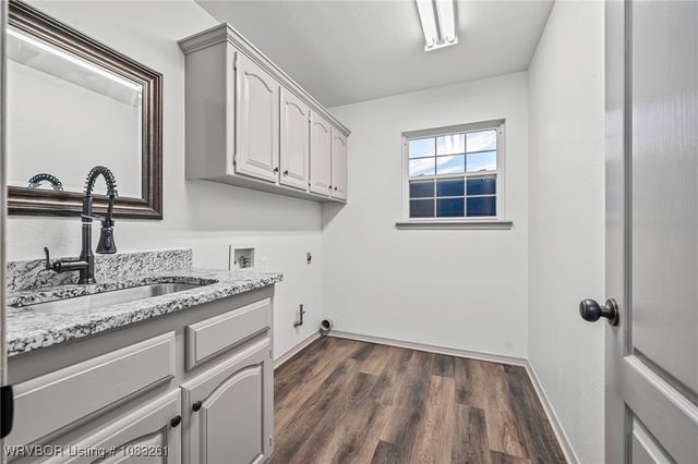 2001 Joyce Drive, Lavaca, AR 72941