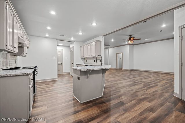 2001 Joyce Drive, Lavaca, AR 72941