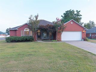 2001 Joyce Drive, Lavaca, AR 72941