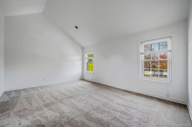 2 Max Way, Commack, NY 11725