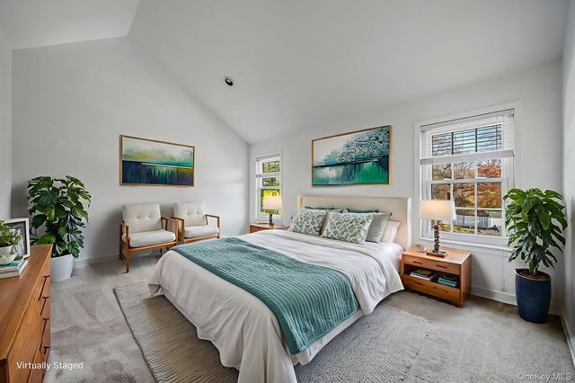 2 Max Way, Commack, NY 11725