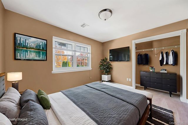 2 Max Way, Commack, NY 11725