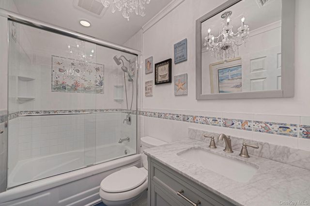 2 Max Way, Commack, NY 11725