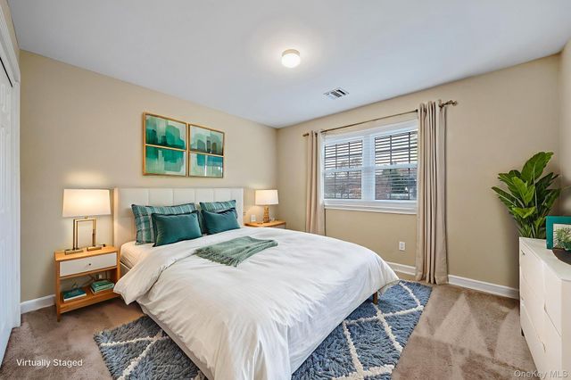 2 Max Way, Commack, NY 11725