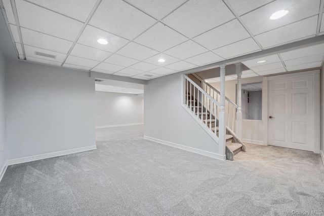 2 Max Way, Commack, NY 11725