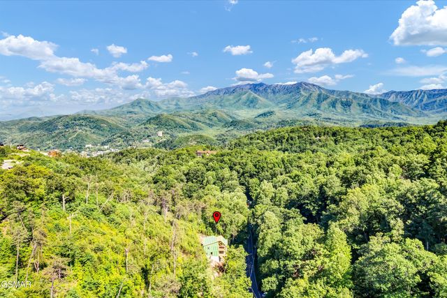 928 Ski Mountain Road, Gatlinburg, TN 37738