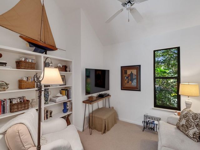 407 43rd Avenue SW, Vero Beach, FL 32968