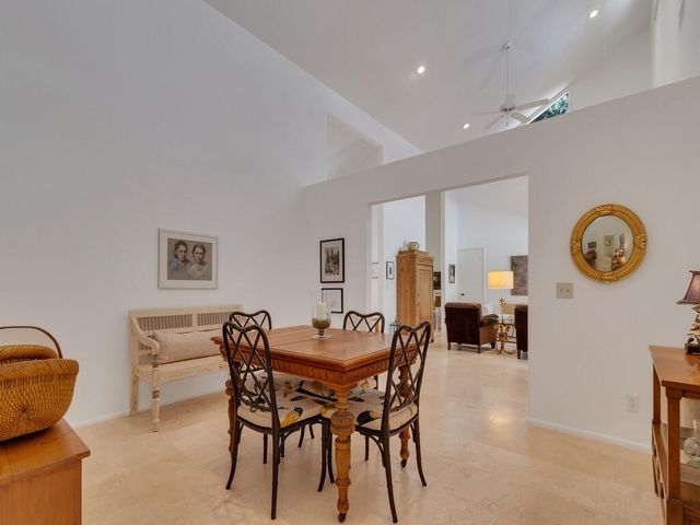 407 43rd Avenue SW, Vero Beach, FL 32968