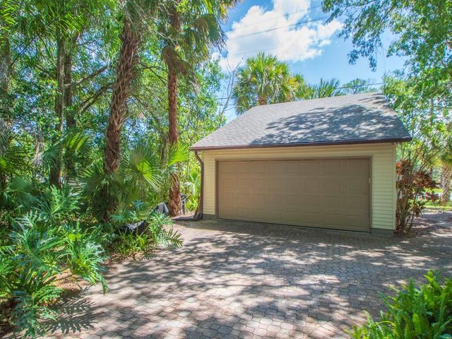 407 43rd Avenue SW, Vero Beach, FL 32968