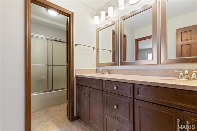 1781 Honeysuckle Drive 11, St Charles, MO 63303