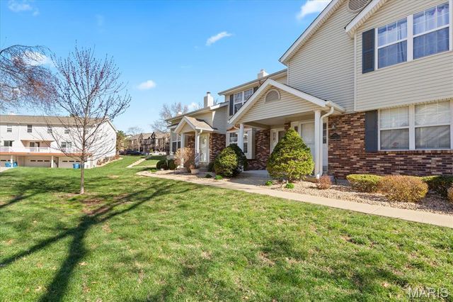 1781 Honeysuckle Drive 11, St Charles, MO 63303