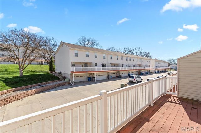 1781 Honeysuckle Drive 11, St Charles, MO 63303