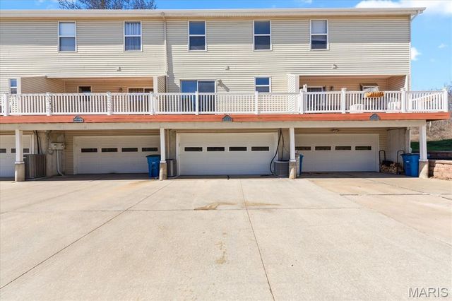 1781 Honeysuckle Drive 11, St Charles, MO 63303